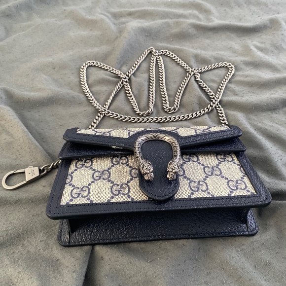 Gucci Handbags - Authentic Gucci purse